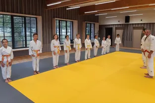 Reprise pour les judokas au dojo