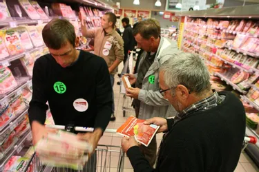 Nouvelle action des agriculteurs dans deux supermarchés