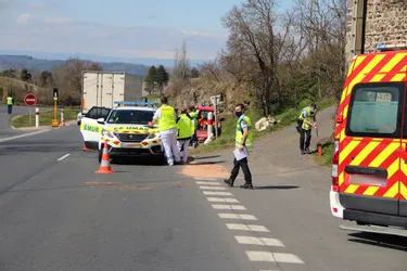 Un motard tué dans un accident sur la RN 102 à La Chomette (Haute-Loire)