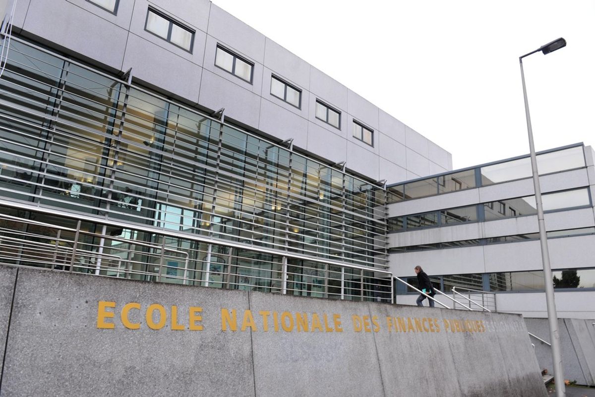 Une classe préparatoire au concours externe de contrôleur des finances