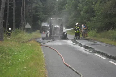 Un tracteur prend feu sur la RD 588
