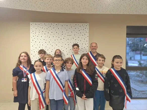 Les nouveaux élus apprennent à débattre et à monter des projets ...