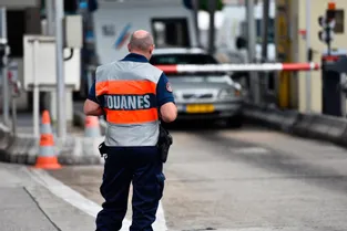 Un habitant du secteur de Montluçon (Allier) interpellé dans le Cher avec cinq kilos d'héroïne et placé en détention provisoire